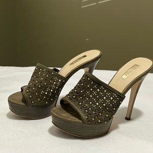 Guess Green Platform Heels.  Size-5 1/2 M.